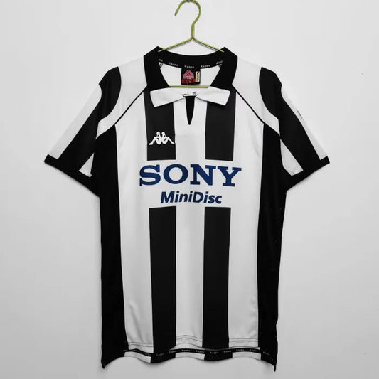 Juventus Retro Home Kit 97/98