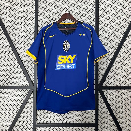 Juventus Retro Away Kit 04/05