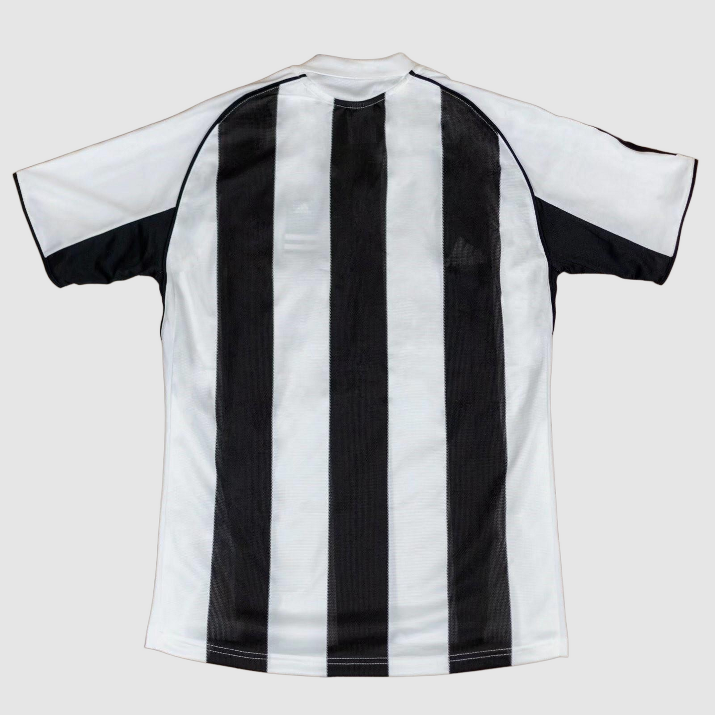 Newcastle Retro Home Kit 05/06