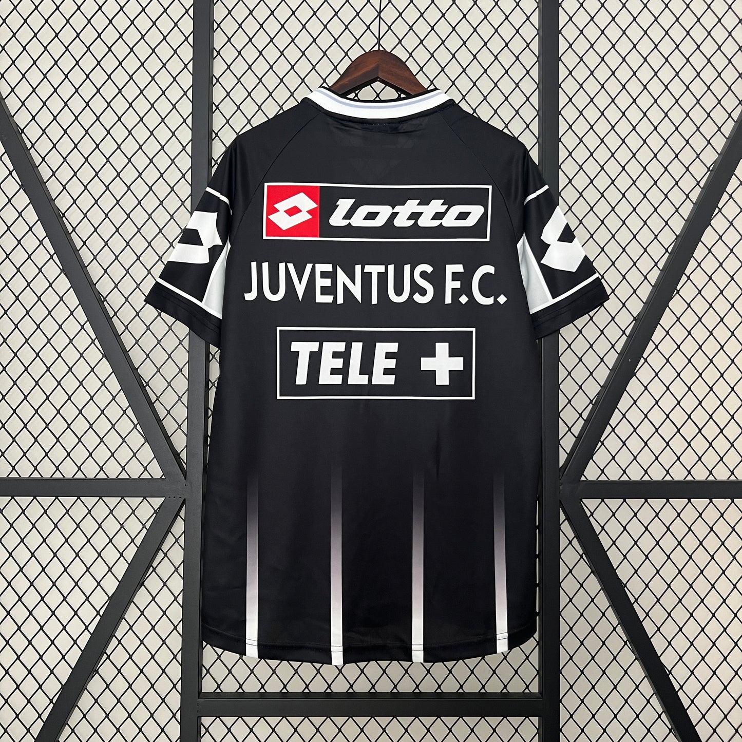 Juventus Retro Training Kit 00/01
