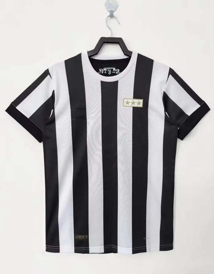 Juventus 120th Anniversary Kit 17/18