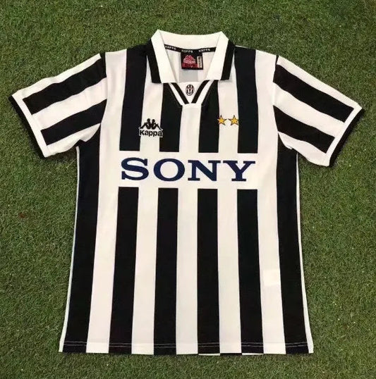 Juventus Retro Home Kit 96/97