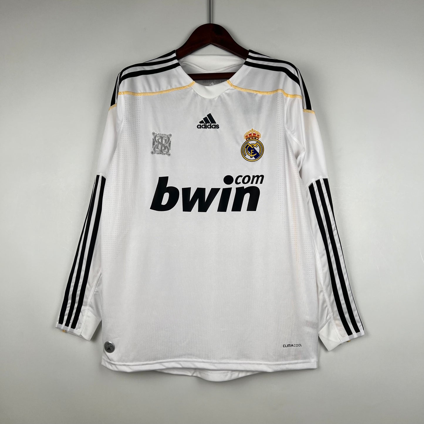 Real Madrid Retro Long Sleeve Home Kit 09/10