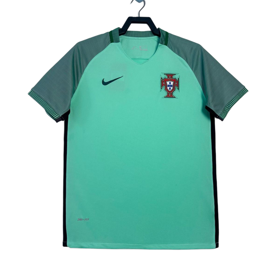 Portugal Retro Away Kit 16/17