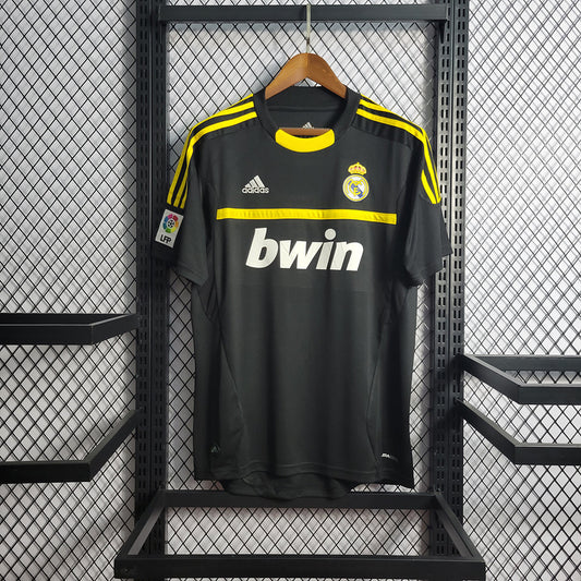 Real Madrid Retro Black Goalkeeper Kit 10/11 (Laliga Patch Included)