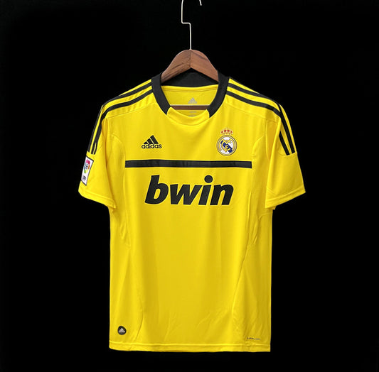 Real Madrid Retro Yellow Goalkeeper Kit 10/11 (Laliga Patch Included)