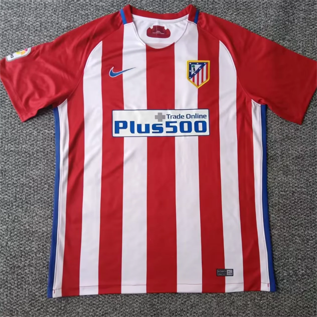 Atletico Madrid Retro Home Kit 16/17 (Laliga Patch Included)