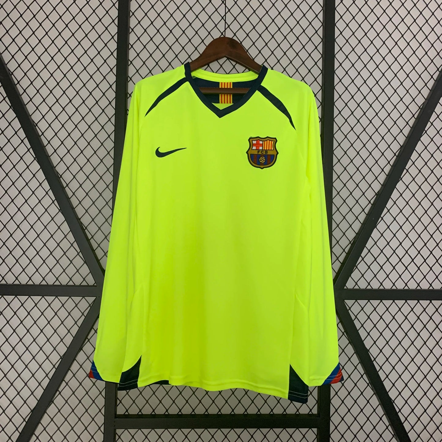 Barcelona Retro Long Sleeve Away Kit 05/06