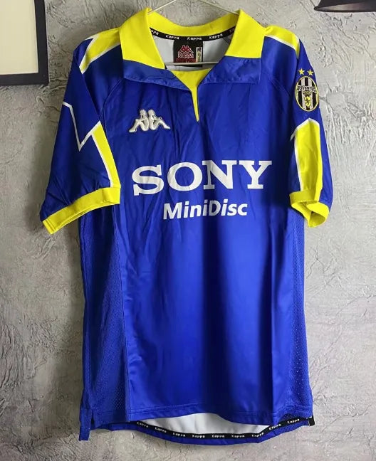 Juventus Retro Third Kit 97/99