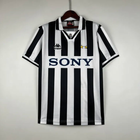 Juventus Retro Home Kit 95/96