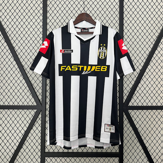 Juventus Retro Home Kit 01/02